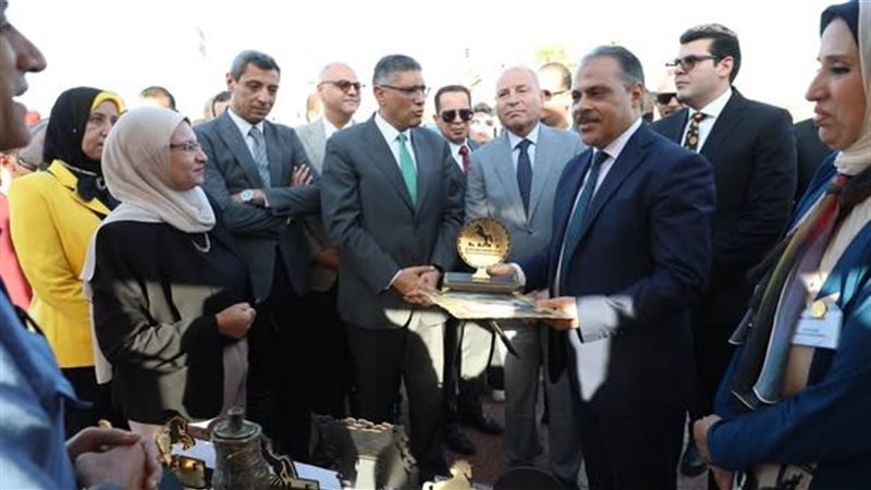 محافظ القاهرة يشهد