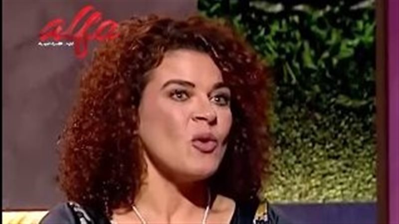 الفنانة منى هلا