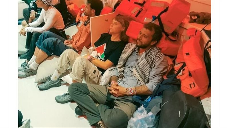 توقيف نشطاء أسطول