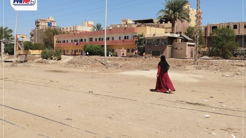 مزلقان قوص غير الشرعي