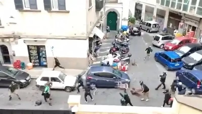 نابولي