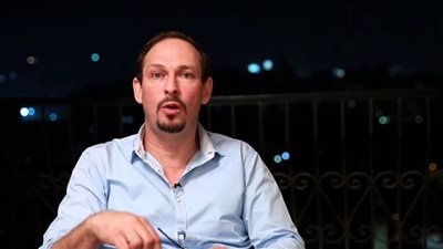 أيمن الشيوي: سر قوة المسرح القومي يكمن في التفاعل الحي مع الجمهور