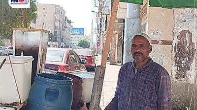بيلف الشوارع كعب داير بعربة.. أشهر بائع بوظة بقنا: بقالي 25 سنه شغل في المهنة