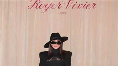 الفنانة مي عمر تخطف الأنظار في أسبوع الموضة بباريس |صور