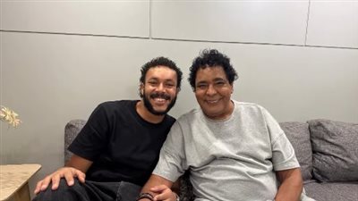 بعد إعلان الكينج تعاونهما.. ويجز ينشر صورته مع محمد منير 