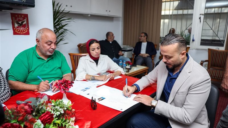 الجارحي يقدم أوراق