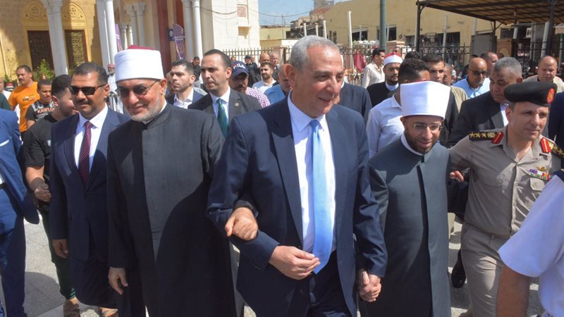 المحافظ ووزير الأوقاف