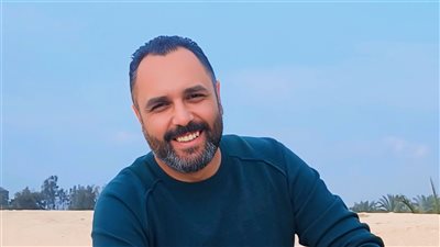 ألبرت جميل يعتذر لحنان مطاوع والفنانين بعد استخدام صورهم بالذكاء الاصطناعي 