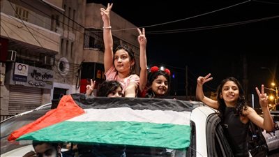 غزة تحتفل بعد موافقة حماس على خطة ترامب لوقف إطلاق النار