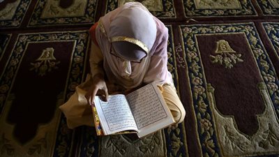 هل يجوز شرعًا إهداء ثواب الأعمال الصالحة للأحياء والأموات.. الإفتاء تجيب