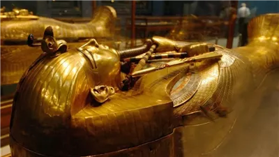 أمنحتب الثالث يعود للنور.. مقبرته تفتح للزيارة بعد 20 عاما من الترميم