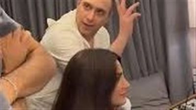 حب جديد أم تعاون فني.. ظهور لافت لـ حسام حبيب برفقة شيراز 