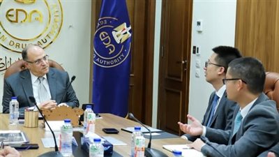 رئيس هيئة الدواء يبحث مع ممثلي 