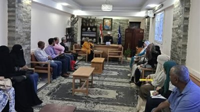  رئيس الإدارة المركزية لمنطقة السويس يجتمع مع شيوخ معاهد المرحلة الابتدائية 