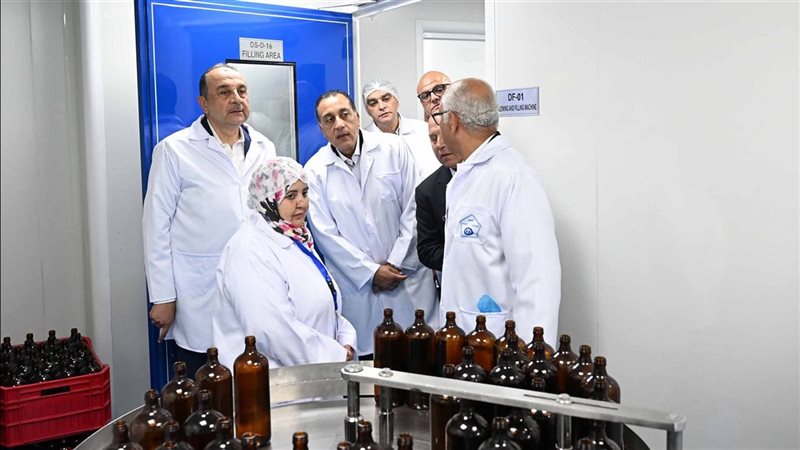 رئيس الوزراء يفتتح