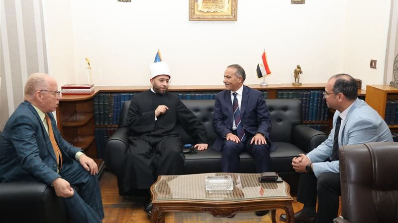 وزير الأوقاف خلال