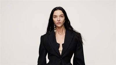 الأنوثة والأناقة في مجموعة جيفنشي لربيع وصيف 2026 بأسبوع باريس للموضة