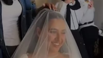 الفيديو يحدث ضجة:الجمهور يبارك لـ كنزي مدبولي بالخطأ بعد انتشار فيديو شبيهتها