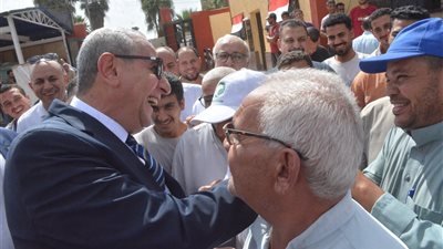 محافظ الغربية يجوب قرى المحلة في “أسبوع الخير” لسماع شكاوى الأهالي