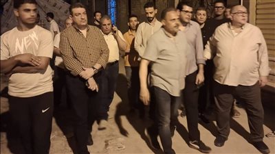 محافظ الشرقية يتفقد موقع المنزل المنهار بشارع مولد النبي بالزقازيق