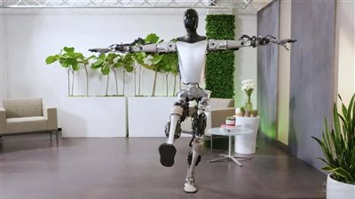 بمهارة عالية.. تسلا أوبتيموس تؤدي حركات الكونغ فو بدقة عالية