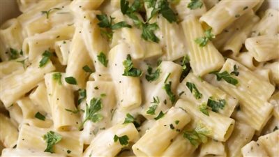 جربي المكرونة بالوايت صوص .. طعم كريمي مايتقاومش !