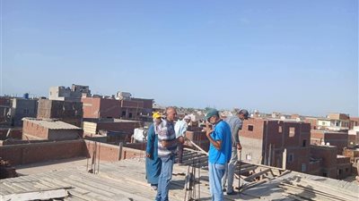 رصد وإزالة مخالفة بناء في المهد داخل الحيز العمراني بدمياط