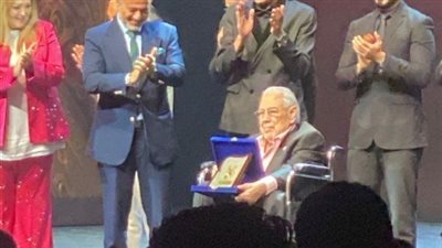 بعد تحسن حالته الصحية.. تكريم صبري عبدالمنعم في مهرجان نقابة المهن التمثيلية