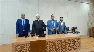 رئيس جامعة الأزهر يتفقد كلية الذكاء الاصطناعي ويرحب بالدفعة الأولى