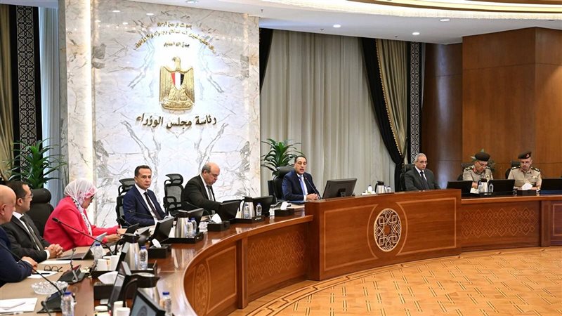 رئيس الوزراء خلال