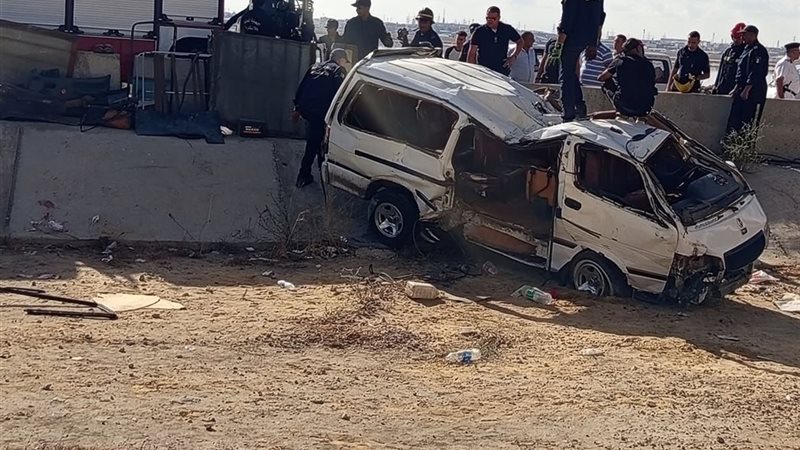 انقلاب سيارة ميكروباص