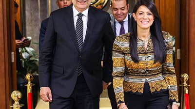 توقيع خطابات نوايا لتمويل مشروع دندرة للطاقة الشمسية بحضور وزراء وسفير النرويج