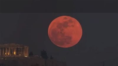 أول قمر عملاق فى 2025 يزين سماء مصر والوطن العربى اليوم