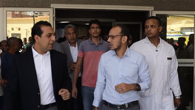 نائب محافظ قنا يكرم الفائز بكأس المنتخب المصري للذكاء الاصطناعي والروبوت