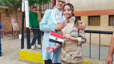 تلاميذ سوهاج يحيون ذكرى انتصارات أكتوبر المجيد.. صور