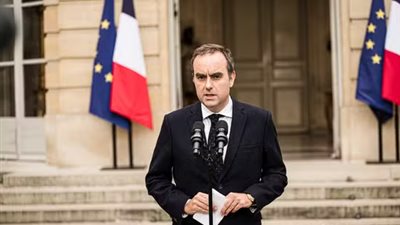 هل تدخل فرنسا مرحلة فراغ سياسي جديد بعد استقالة ثالث حكومة خلال عام؟