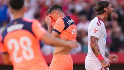 برشلونة يفرط في صدارة الليجا لصالح ريال مدريد بسقوط مدوي في إشبيلية