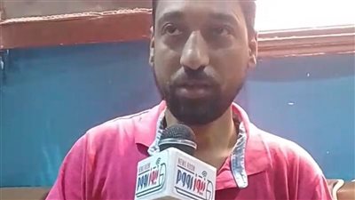 مريض ضمور العضلات في دمياط: أحتاج كرسي متحرك لمساعدتي على صعود السلم