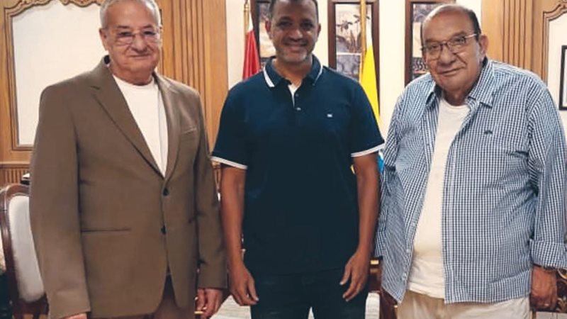 سامي قمصان من داخل