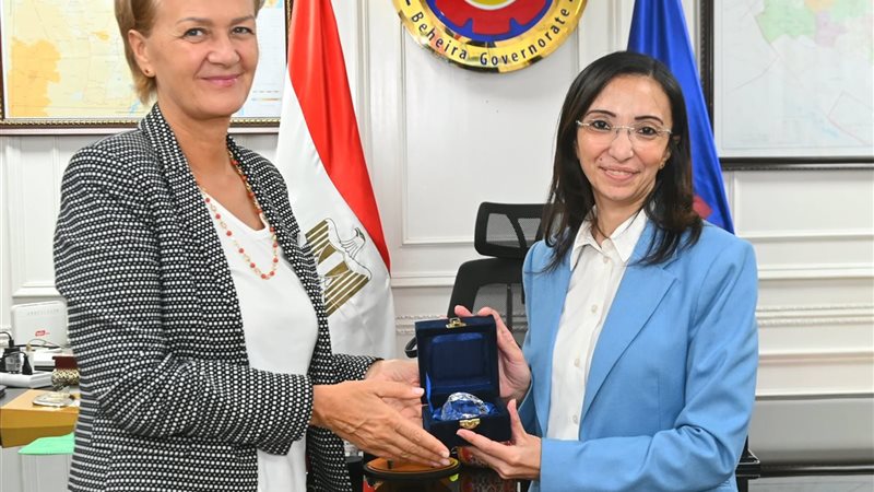 محافظ البحيرة تستقبل