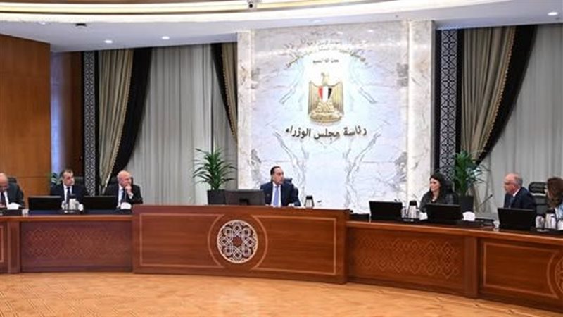 رئيس الوزاء يبحث