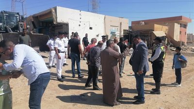 حملة مكبرة في حي عتاقة لإزالة الإشغالات أمام المحال التجارية والعمارات