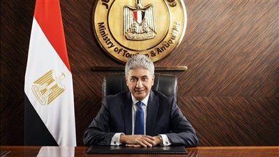 وزير السياحة والآثار: فوز العناني فخر لمصر والعالم العربي والإفريقي