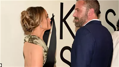 جينيفر لوبيز وبن أفليك يلتقيان  خلال العرض الأول لفيلم Kiss of the Spider Woman