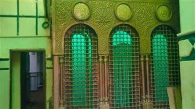 مقام لـ فارس المنابر.. تجهيزات لضريح أحمد عمر هاشم بالشرقية