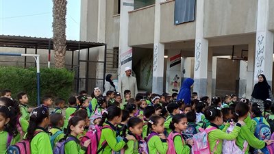 رئيس منطقة السويس الأزهرية يتابع سير الدراسة بمجمع معاهد الرحمن
