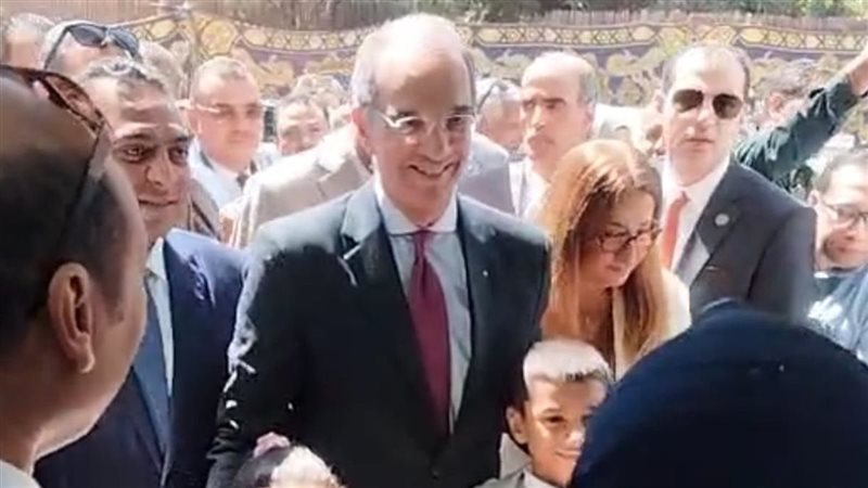 وزير الاتصالات بقنا