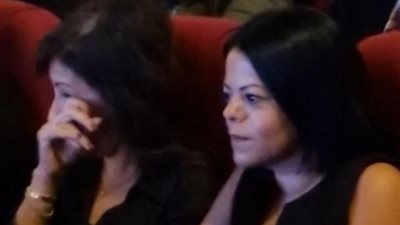 بين الابتسامة والدموع.. تأثر إبنة لطفي لبيب خلال فعاليات مهرجان جيلنا