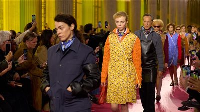 عرض أزياء ميو ميو يكرم المرأة العاملة لربيع وصيف 2026