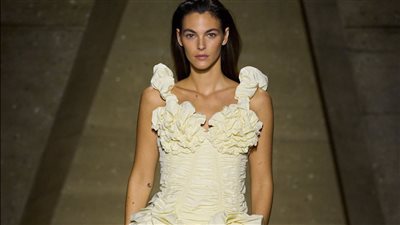 مجموعة Chloé بلمسة رومانسية مستوحاة من أرشيف الدار لربيع 2026